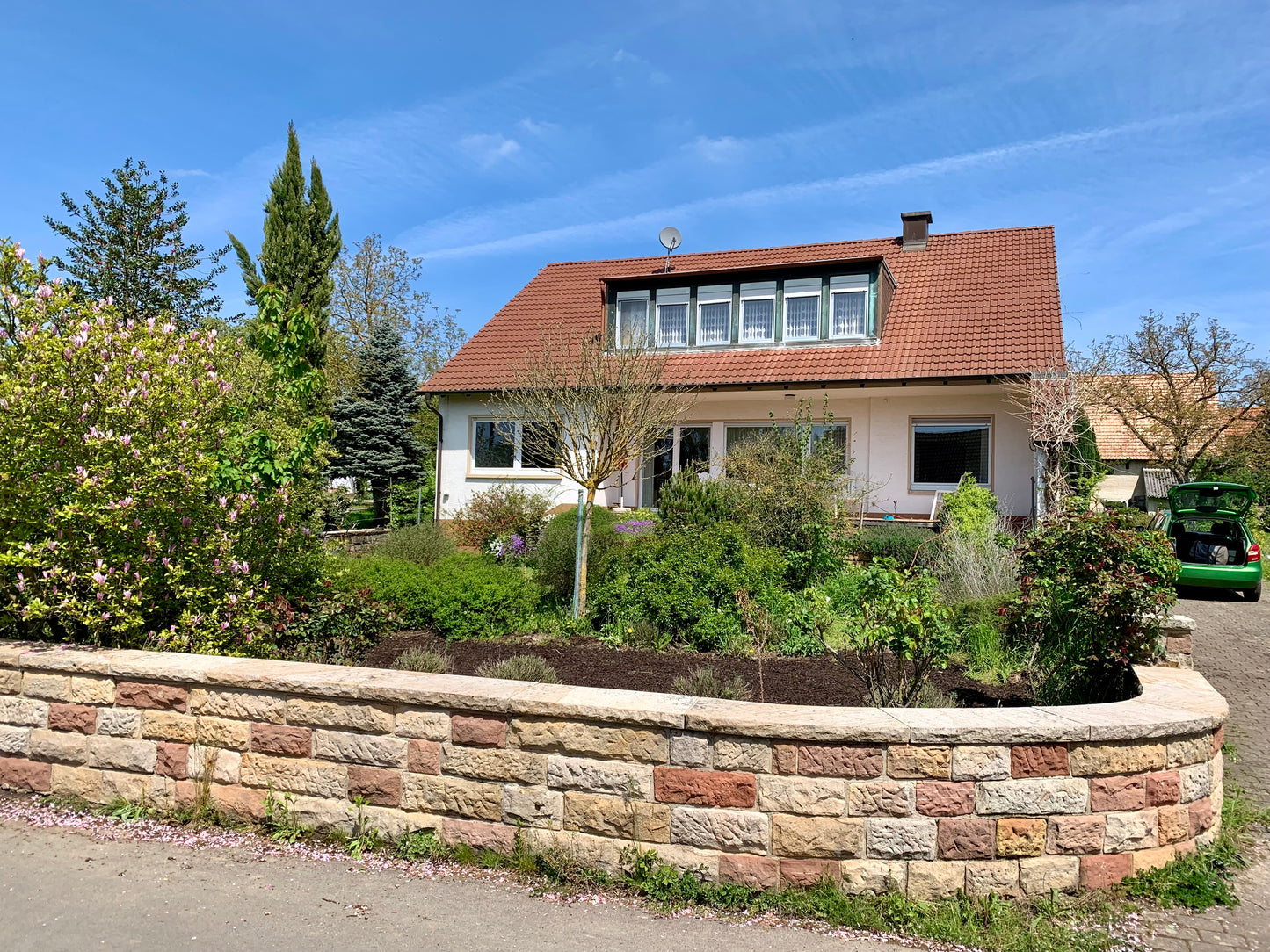 Allgemeine regelmäßige Gartenpflege